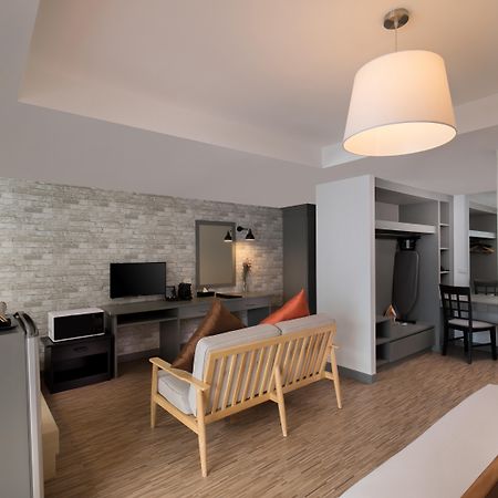 Journeyhub Pattaya Central Ngoại thất bức ảnh